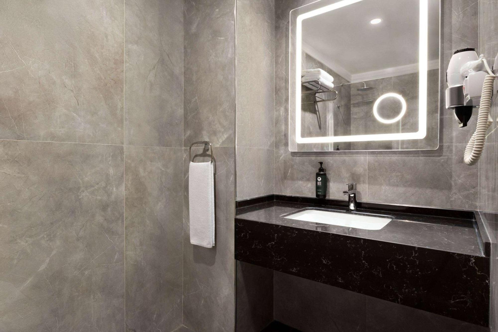 Ramada Encore By Wyndham Sisli Hotel