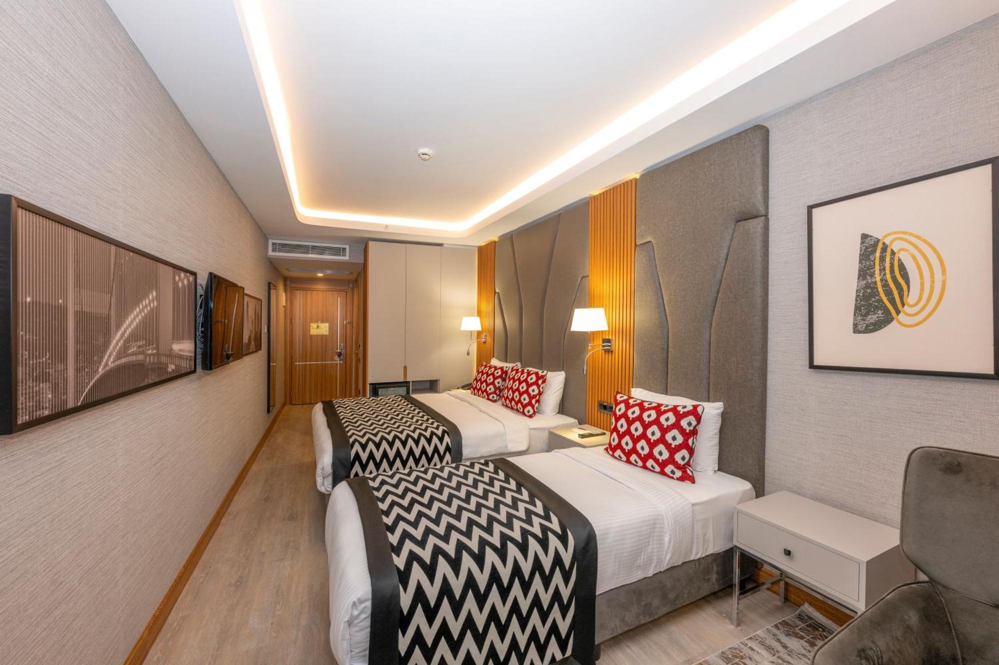 Ramada Encore By Wyndham Sisli Отель