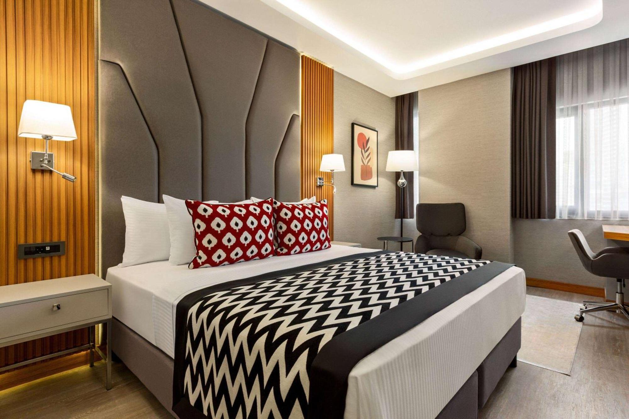 Отель Ramada Encore By Wyndham Sisli Стамбул