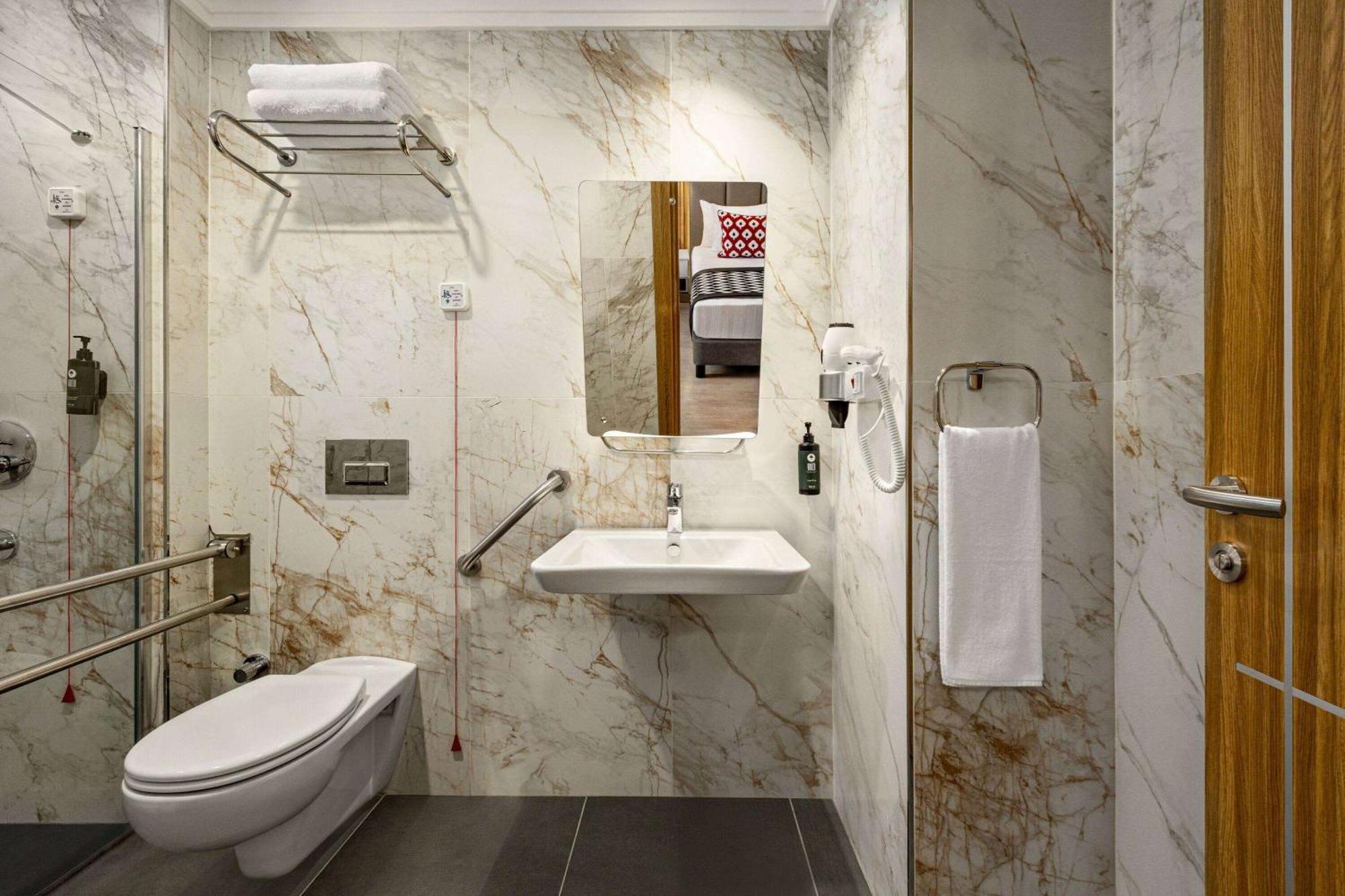 Ramada Encore By Wyndham Sisli 4* Istanboel