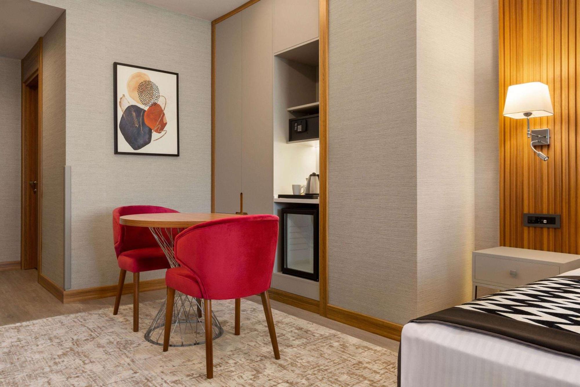 Ramada Encore By Wyndham Sisli Hotel 4*